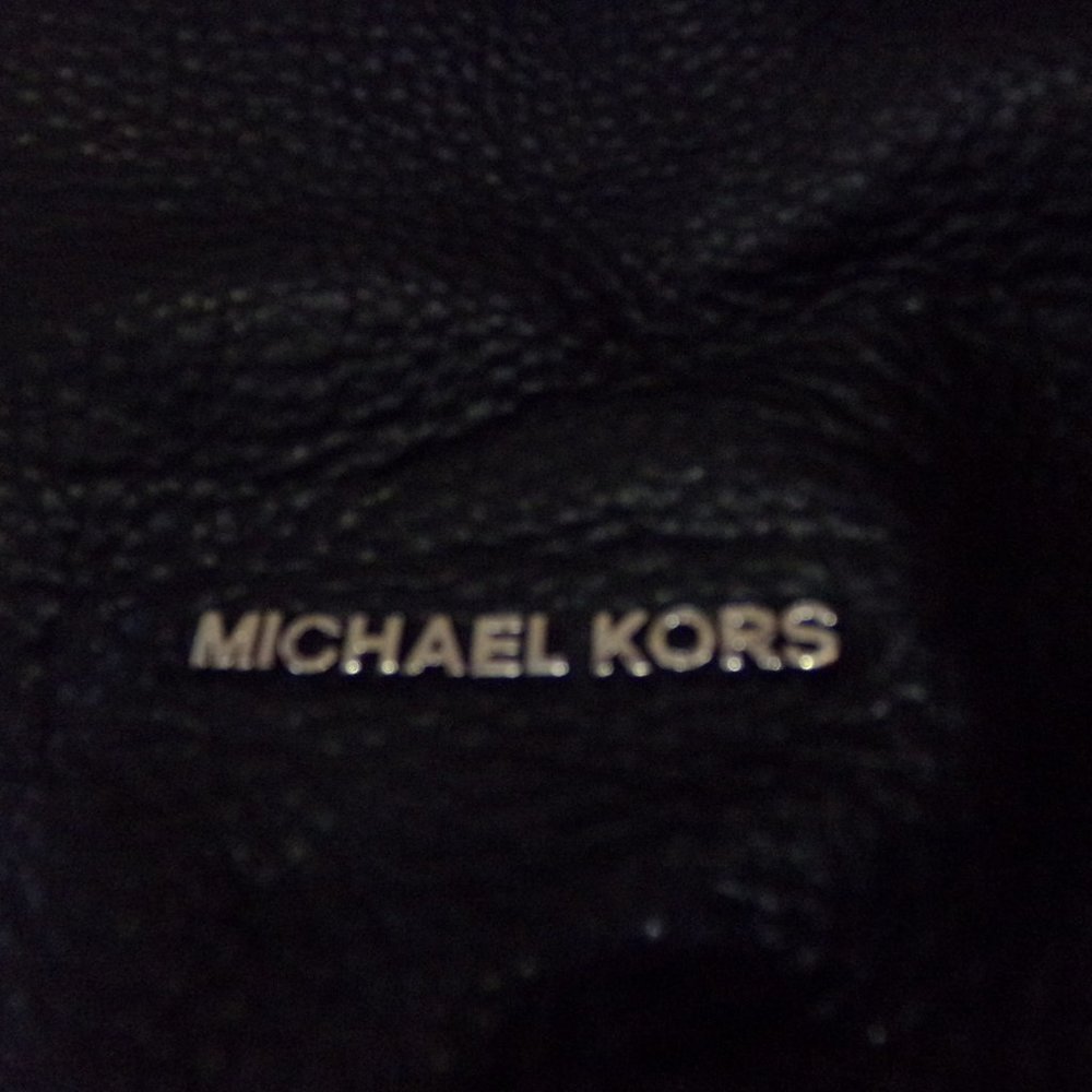 MICHAEL KORS PURSE - Picture 2 of 11